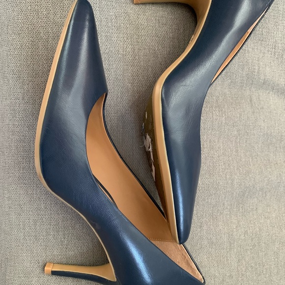 Navy Calvin Klein heels - Picture 3 of 3